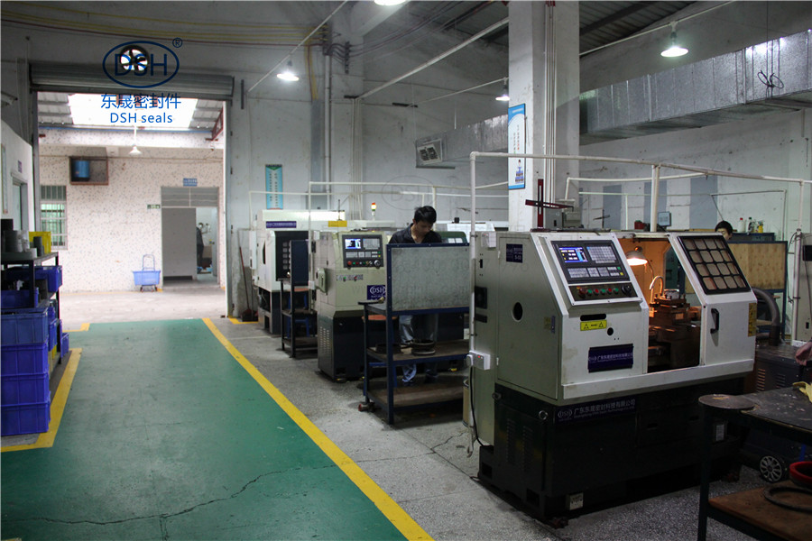數控車床（自動化機床；CNC lathe）