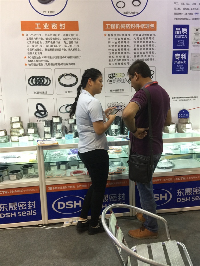 當然，也有不少的國外客戶啦！